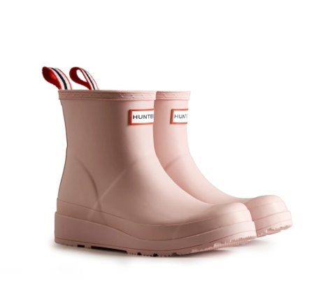 Hunter Boots Online: Nepogre&scaron;ljivi tovari&scaron; na kmetiji